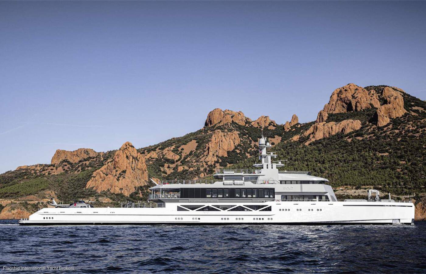 Silver Yachts BOLD underway